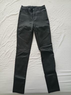 Women’s Faux Leather Skinny Pants - Black